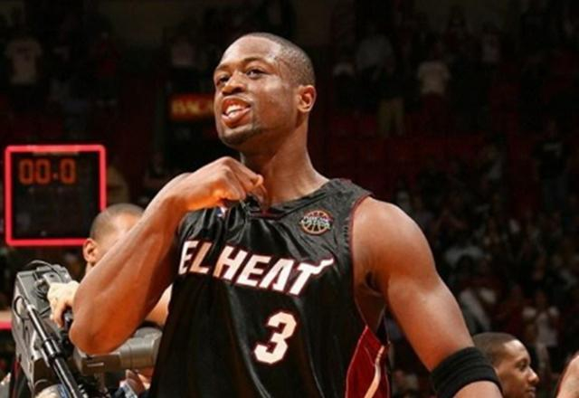 美记：字母哥24年曾遭遇相似伤病，导致错过季后赛（美记称字母哥2024遭遇类似伤病，缺席季后赛）