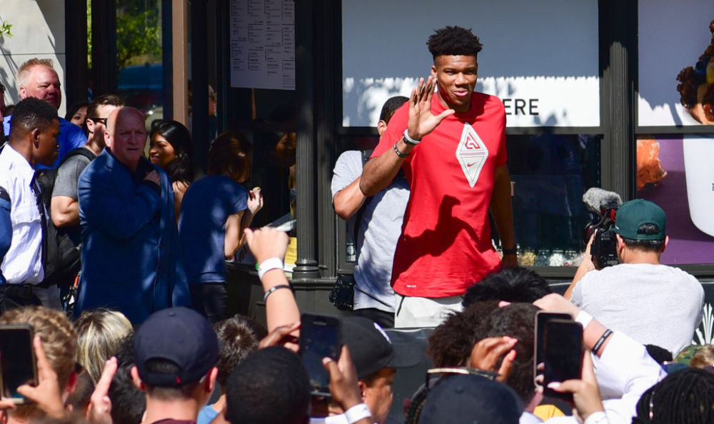 意甲争冠进入胶着阶段（意甲夺冠之争进入白热化）