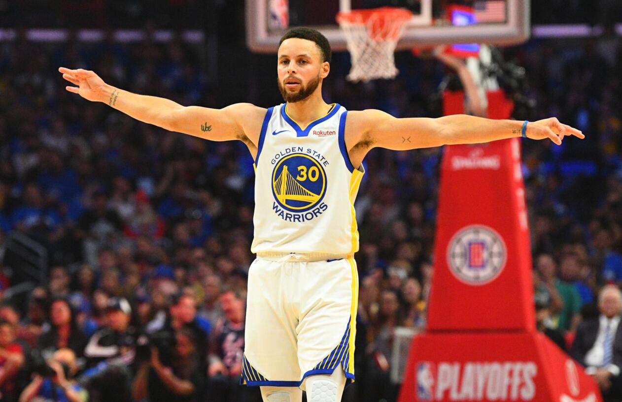 雄鹿vs活塞前瞻：字母哥PK杜伦，康宁汉姆有望成胜负手（雄鹿对阵活塞前瞻：字母哥对位杜伦，康宁汉姆或成决胜因素）