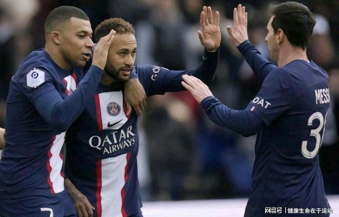 世欧预战报：奥亚萨瓦尔救主，西班牙2-2土耳其不败晋级（世预欧区战报：奥亚萨瓦尔绝平救主，西班牙2-2土耳其不败出线）