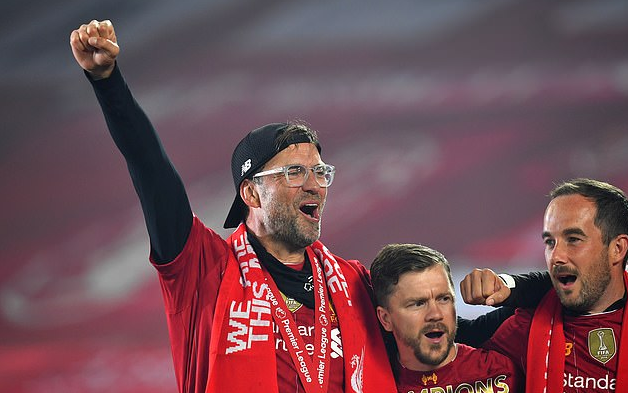 官方：热那亚主帅维埃拉下课；球队本赛季意甲9场未尝一胜（官宣：维埃拉不再执教热那亚，球队本季意甲9战仍未取胜）