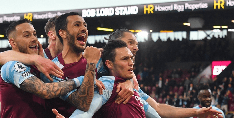 德甲半场：洛孔加破僵，拉尔森扳平，汉堡1-1法兰克福（德甲半场战报：洛孔加先开纪录，拉尔森扳平，汉堡暂1-1法兰克福）