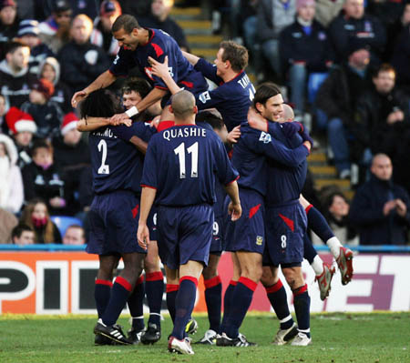 德国杯战报：凯恩破门，对手2送乌龙，拜仁3-2柏林联合（德国杯：凯恩建功+对手两乌龙，拜仁3-2险胜柏林联合）