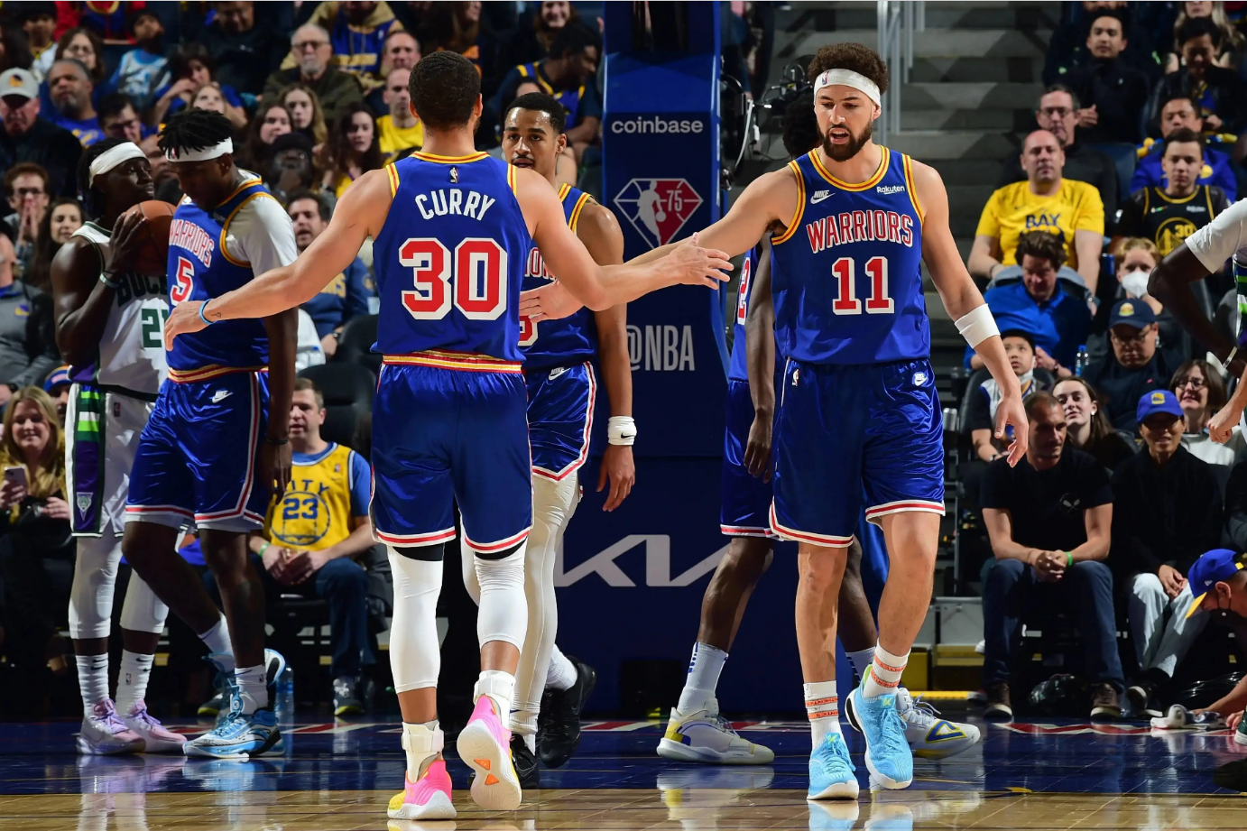 篮球的答案，永远在场上（篮球的答案，始终在球场上）