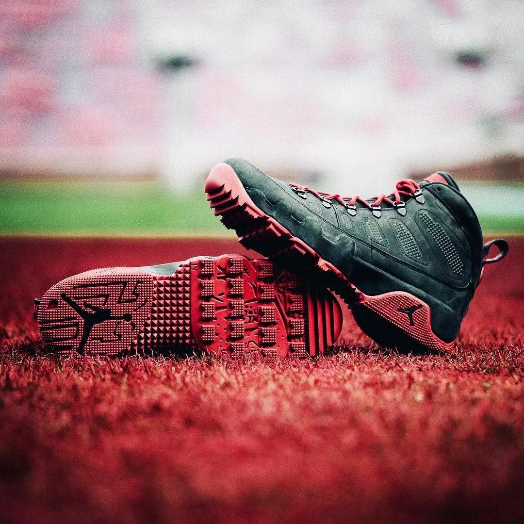 32岁津门虎王牌队长正式转会上港，亚冠首轮亮相柔佛引关注（32岁津门虎王牌队长官宣加盟上港，亚冠首战对阵柔佛备受关注）