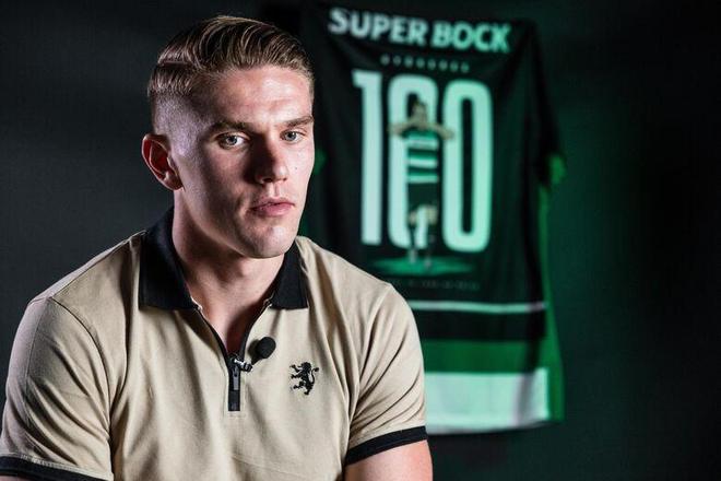 马刺三杀联盟第一！文班亚马轰19+11霸气暴扣 打得雷霆提前投降（马刺赛季第三次击败联盟第一！文班亚马19+11内线统治，雷霆提前缴械）