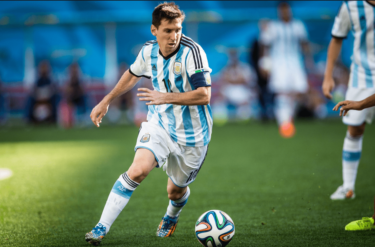 自贡一女士购买川超门票被骗，陆续转账13万余元（自贡女子购川超门票遭诈骗，先后转出13万多元）