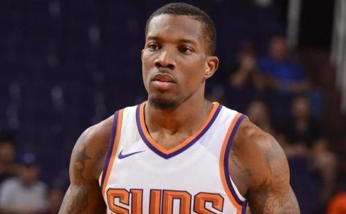 3C：骨上的钢板是我考虑退役原因之一；弗里克说表现好能抽烟（3C：体内钢板让我起了退役念头；弗里克称发挥好可抽烟）