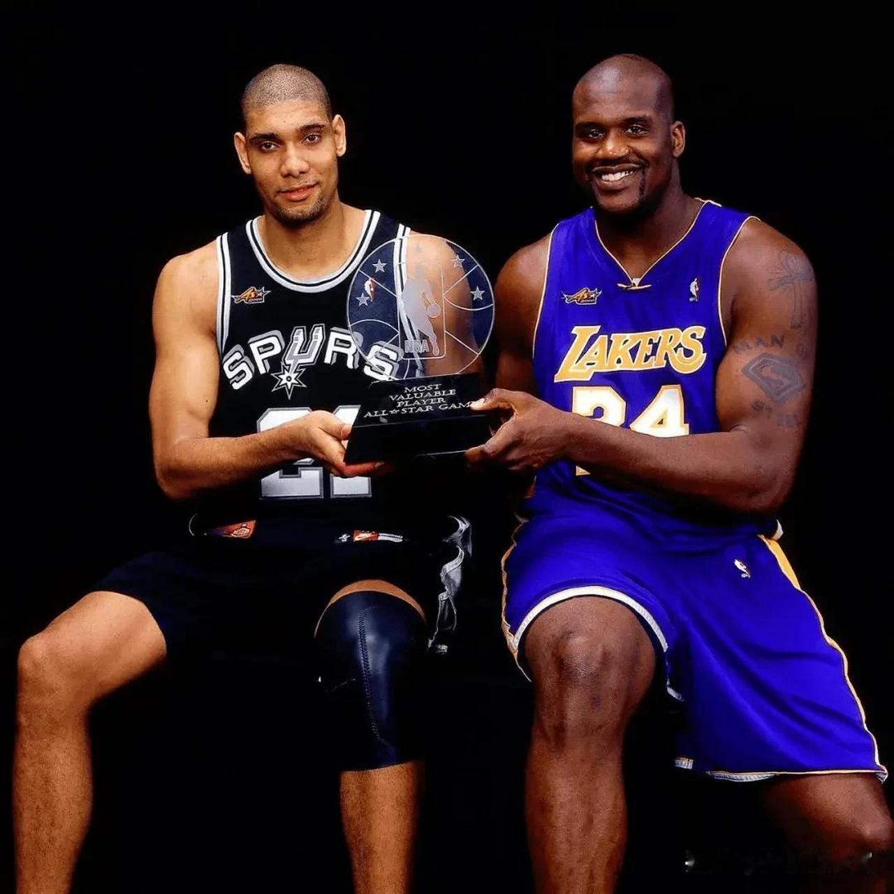 仅向中国球迷致歉！布莱顿删三笘薰与战犯合照 菲律宾：我们呢？（布莱顿删除三笘薰与“战犯”合影仅向中国球迷道歉，菲律宾发声：我们呢？）