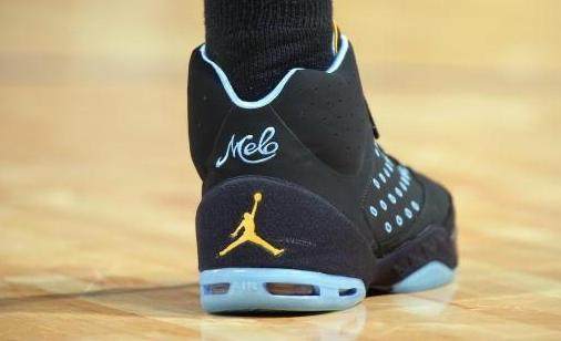 这队的前场连接太顺畅（这队前场联动极其流畅）