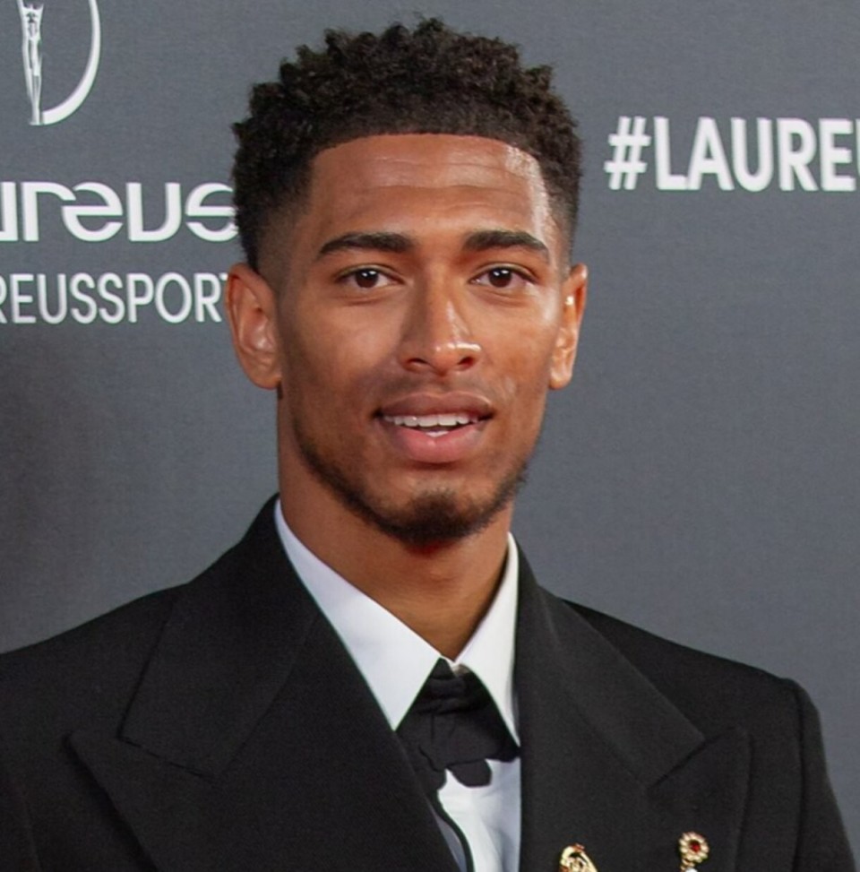 费尔明：巴萨没人因竞争位置产生矛盾，希望明年能拿欧冠和世界杯（费尔明：巴萨位置竞争不生矛盾，期望明年问鼎欧冠与世界杯）