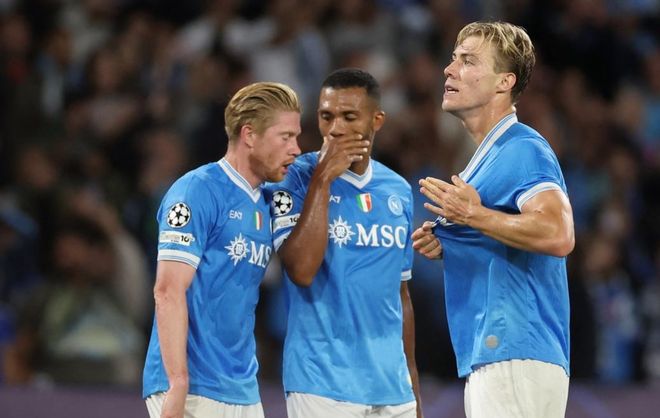 此前连续缺席4场！雄鹿官方：字母哥今日对阵尼克斯迎来复出（缺席四场后回归！雄鹿官宣：字母哥今日对阵尼克斯复出）