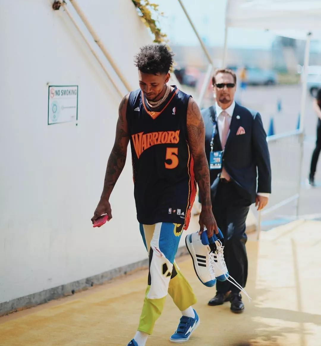 河南体院学子第八届中国大学生中国式摔跤锦标赛斩获一金（河南体院学子在第八届中国大学生中国式摔跤锦标赛勇夺金牌）