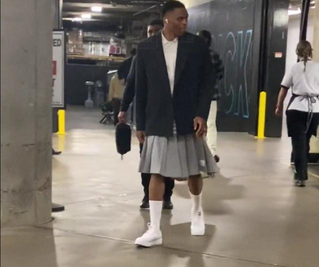 巴萨U12的尼日利亚新星与耐克签约，经纪人：他家人要求的（巴萨U12尼日利亚小将签约耐克，经纪人称系其家人主导）