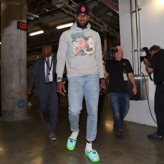 CBA：广东男篮轻松击败宁波队（CBA：广东男篮轻取宁波队）