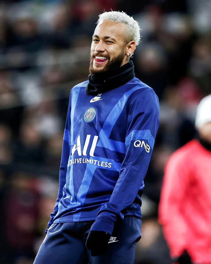 1个退赛引爆两极骂战！郑钦文伤退全运，是惜命还是失责？（郑钦文全运会因伤退赛引发两极争议：是理性自保还是失责？）