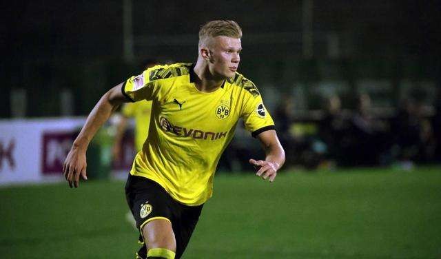 曼联重返英超前六（曼联再度跻身英超前六）